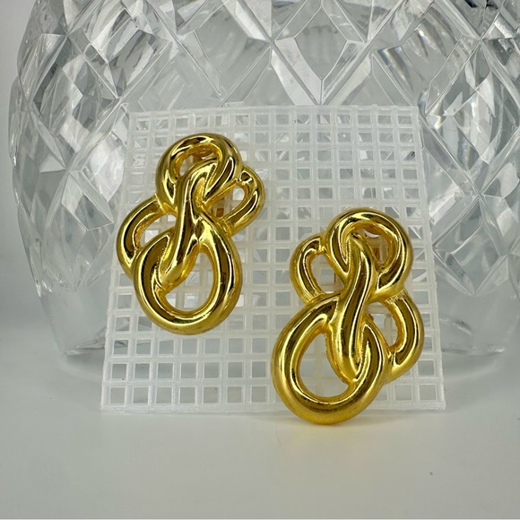 Jewelry - Vintage 2.5” Chunky Gold-Tone Sculptural Clip Earrings